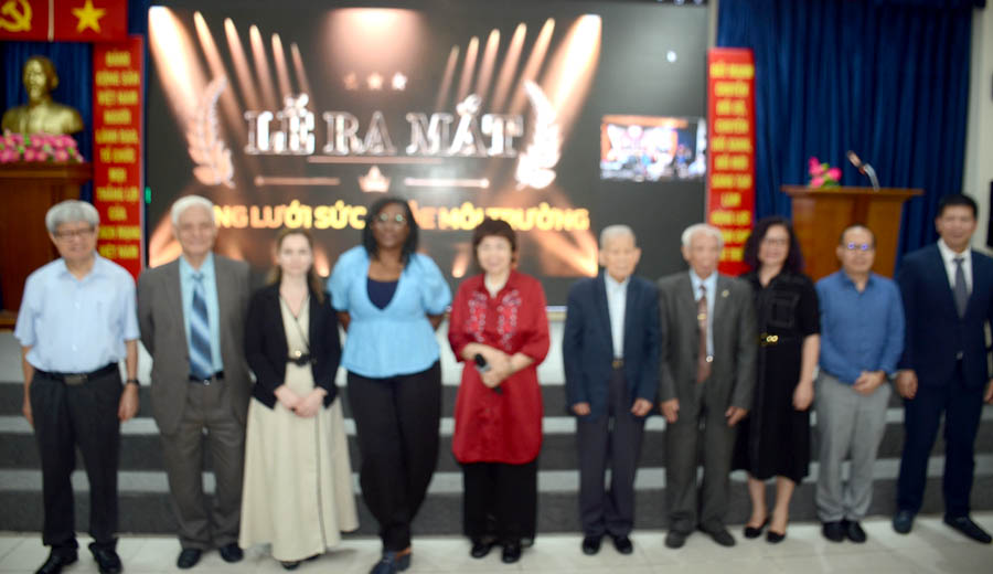 VACNE[-]ra[-]mắt[-]Mạng[-]lưới[-]Sức[-]khỏe[-]m&ocirc;i[-]trường